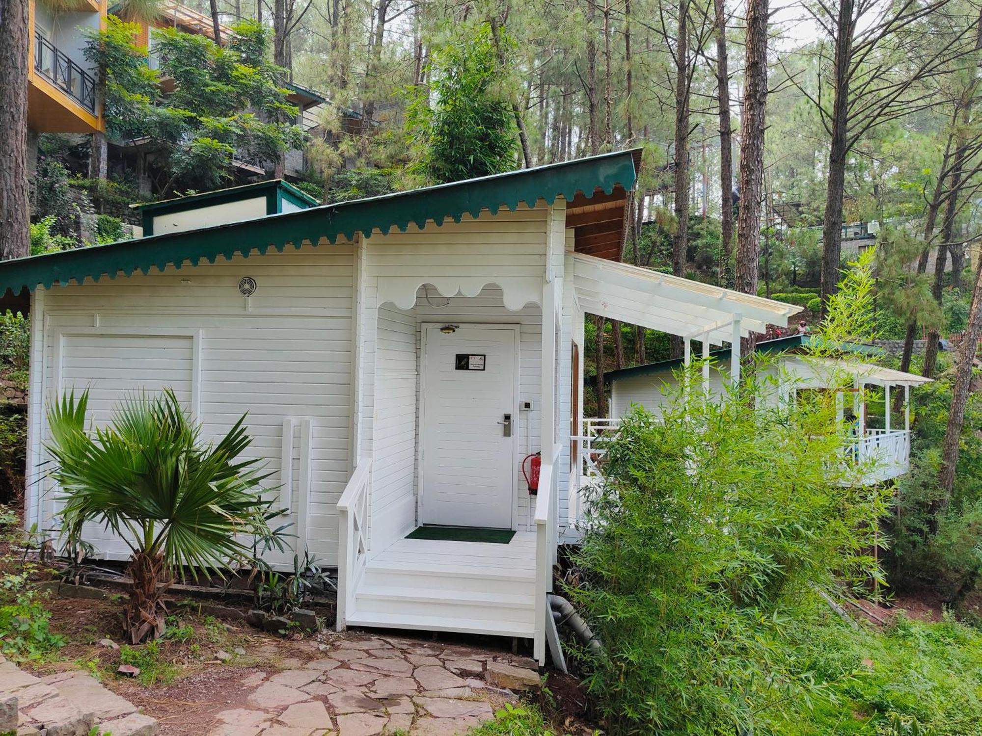 Kasauli Hills Resort Exterior photo