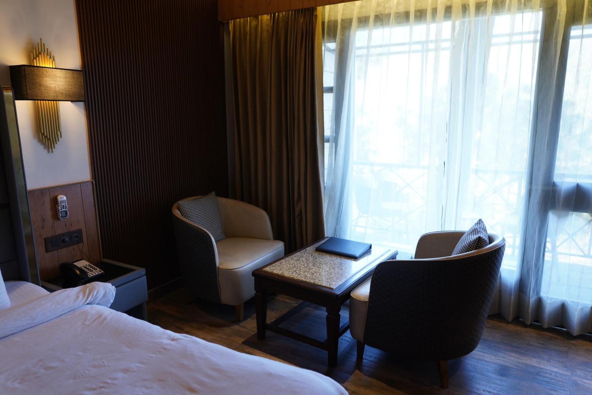 Kasauli Hills Resort Exterior photo