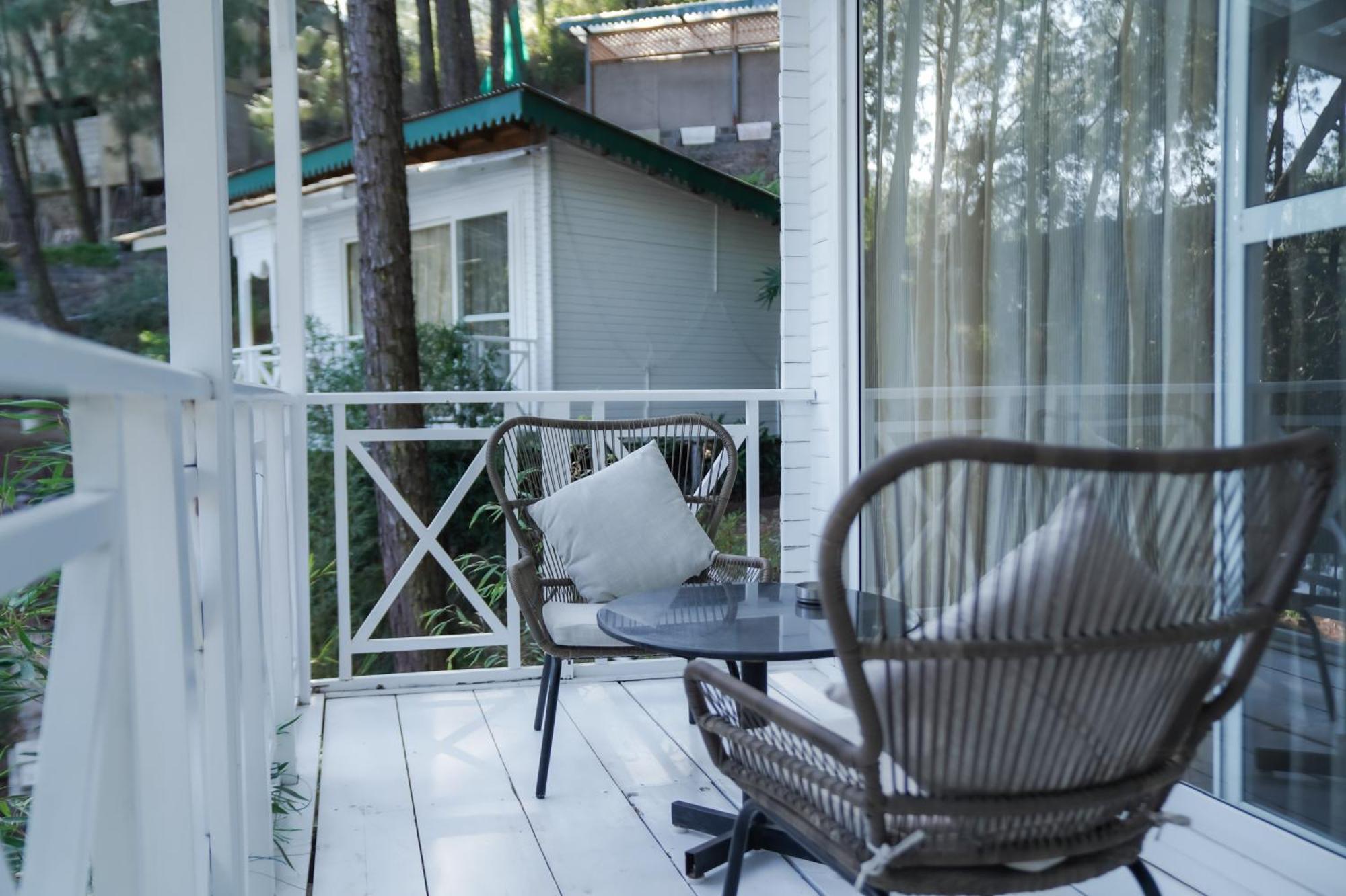 Kasauli Hills Resort Exterior photo