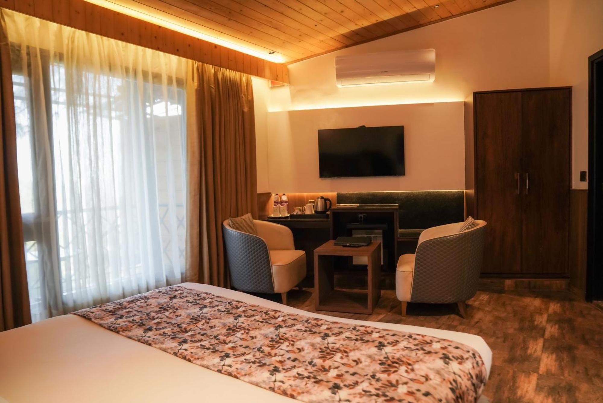 Kasauli Hills Resort Exterior photo